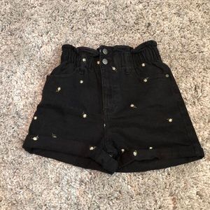 LOVE FIRE PAPER BAG BLACK DENIM FLOWER SHORTS